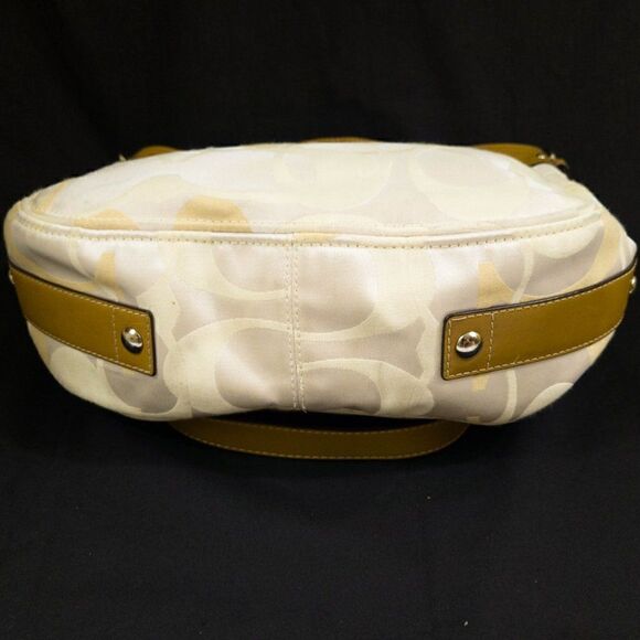 COACH Factory Outlet Signature Canvas Ivory Tote C1082-F14710 - Picture 7 of 10
